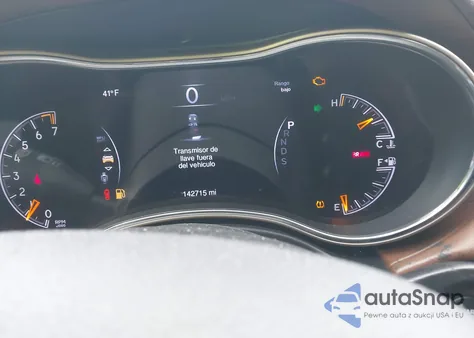 2015 Jeep Grand Cherokee Summit z USA, uszkodzony, nr VIN 1C4RJEJG4FC798572